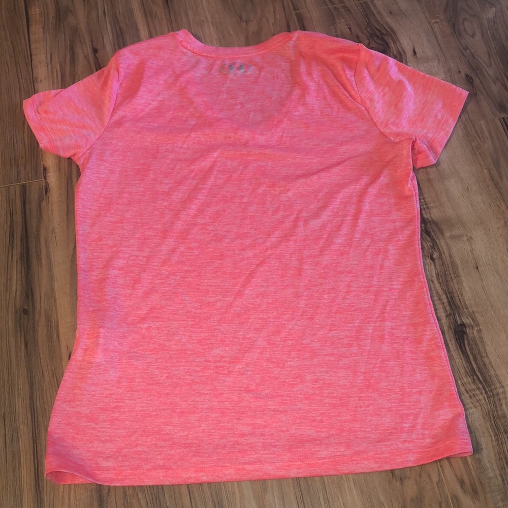 Under armor top - Picture 5 of 6